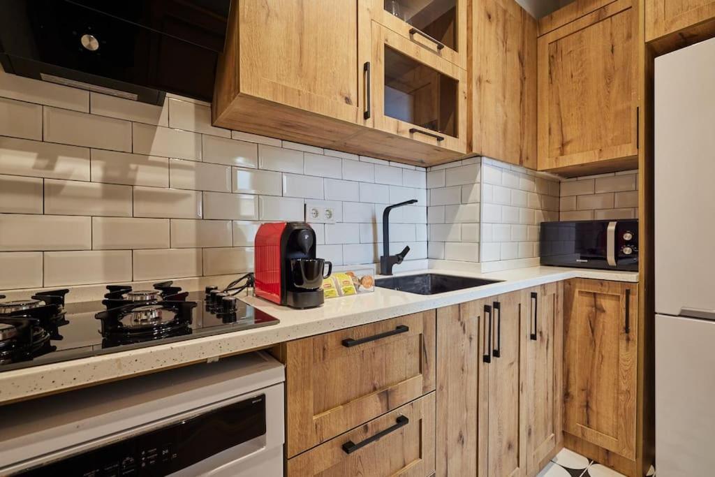 Fabulous 2br 3ac 2 Min To Metro - Baysungur D4 Daire