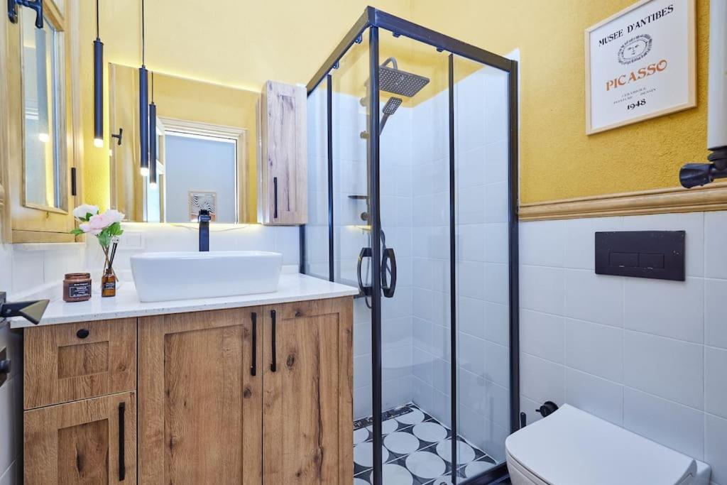Daire Fabulous 2br 3ac 2 Min To Metro - Baysungur D4 *