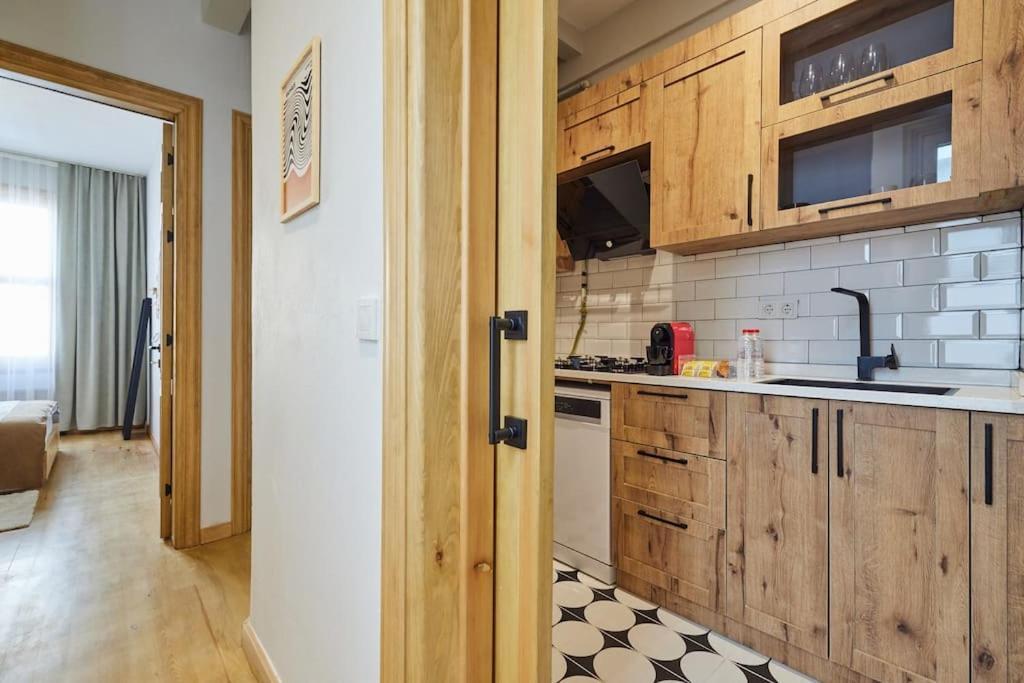 Fabulous 2br 3ac 2 Min To Metro - Baysungur D4 Daire İstanbul
